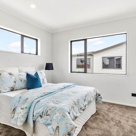 Holiday Home At Huia Road オークランド エクステリア 写真