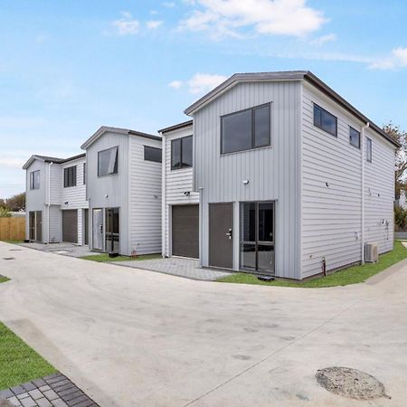 Holiday Home At Huia Road オークランド エクステリア 写真