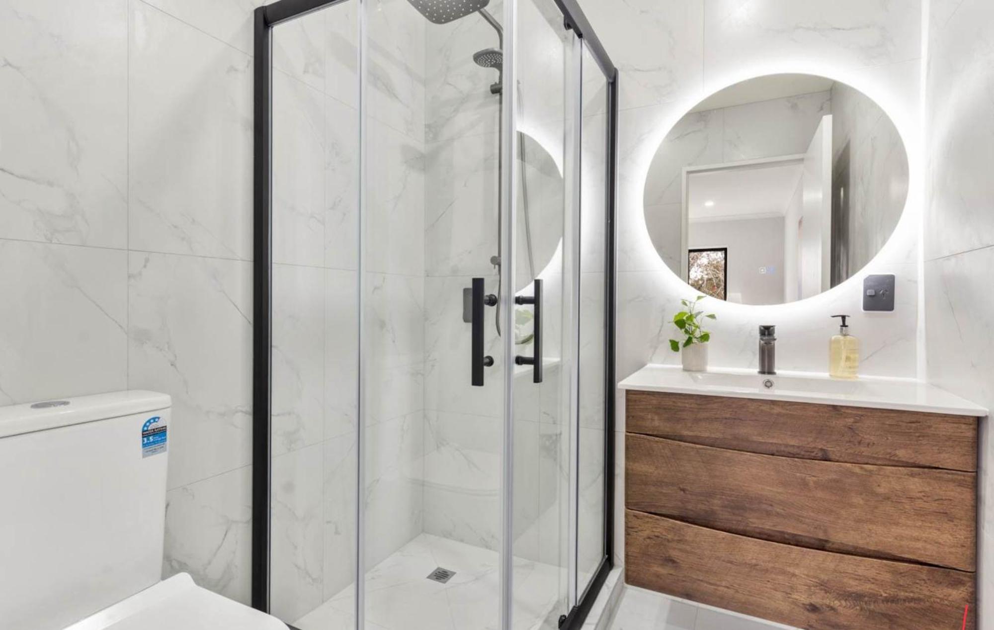 Holiday Home At Huia Road オークランド エクステリア 写真